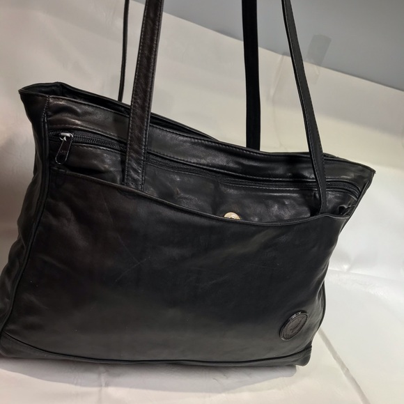 DELANE Vancouver Luxury leather 7 Compartments Executive Bag - Picture 10 of 16